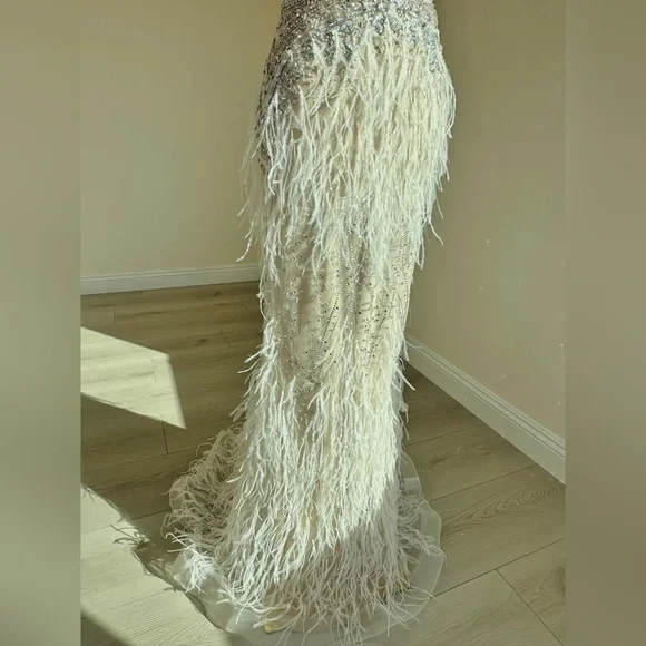 New Jovani 03023 Sheer Embellished Bodice
Feather Gown|Cream|00|Missing Tags - Picture 8 of 17